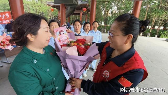 致敬白衣天使凝聚社会温情ky开元棋牌沈阳爱心企业(图4)